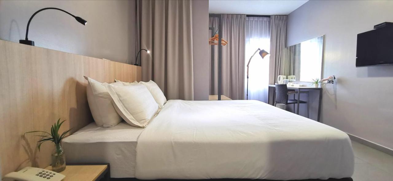 Country Inn Kulai Εξωτερικό φωτογραφία