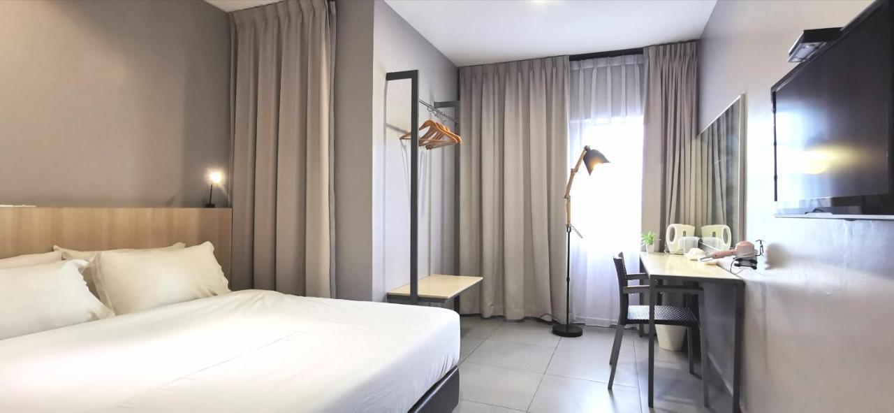 Country Inn Kulai Εξωτερικό φωτογραφία